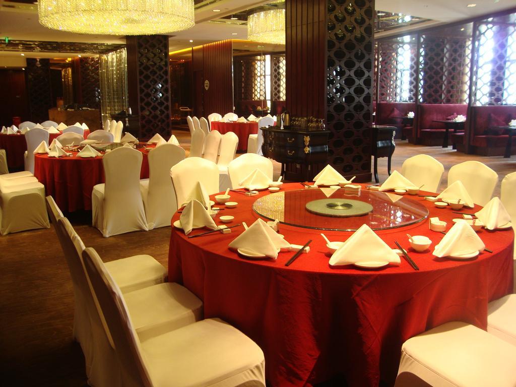 Ramada Plaza Lianyungang Hotel Bagian luar foto