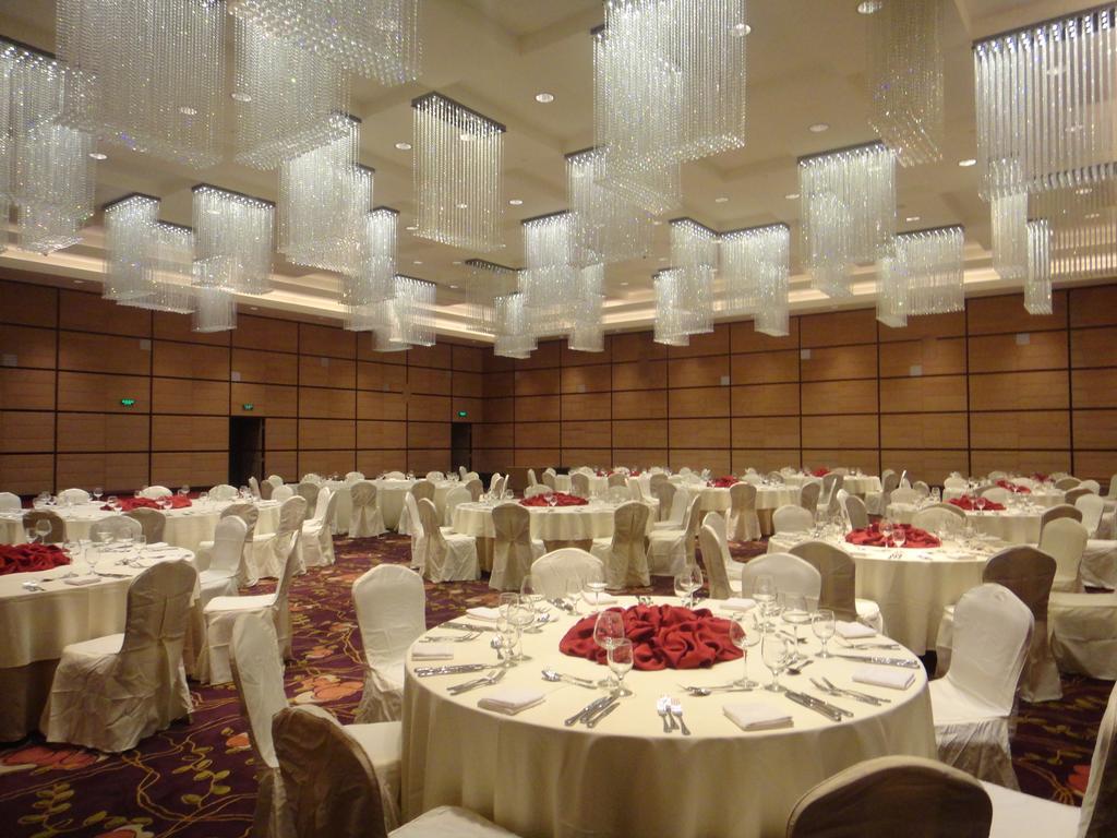Ramada Plaza Lianyungang Hotel Bagian luar foto