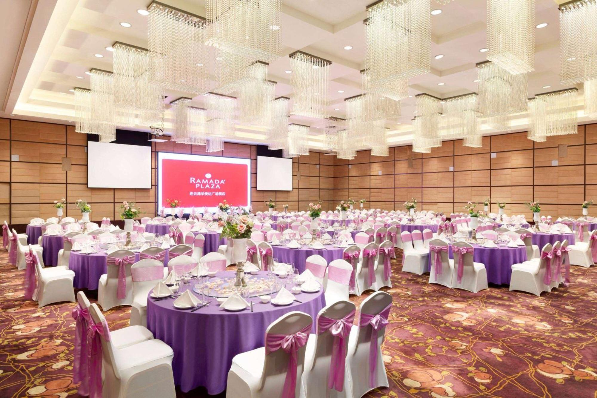 Ramada Plaza Lianyungang Hotel Bagian luar foto
