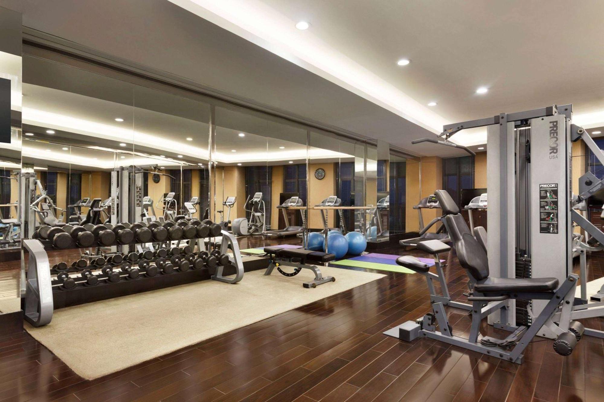 Ramada Plaza Lianyungang Hotel Bagian luar foto