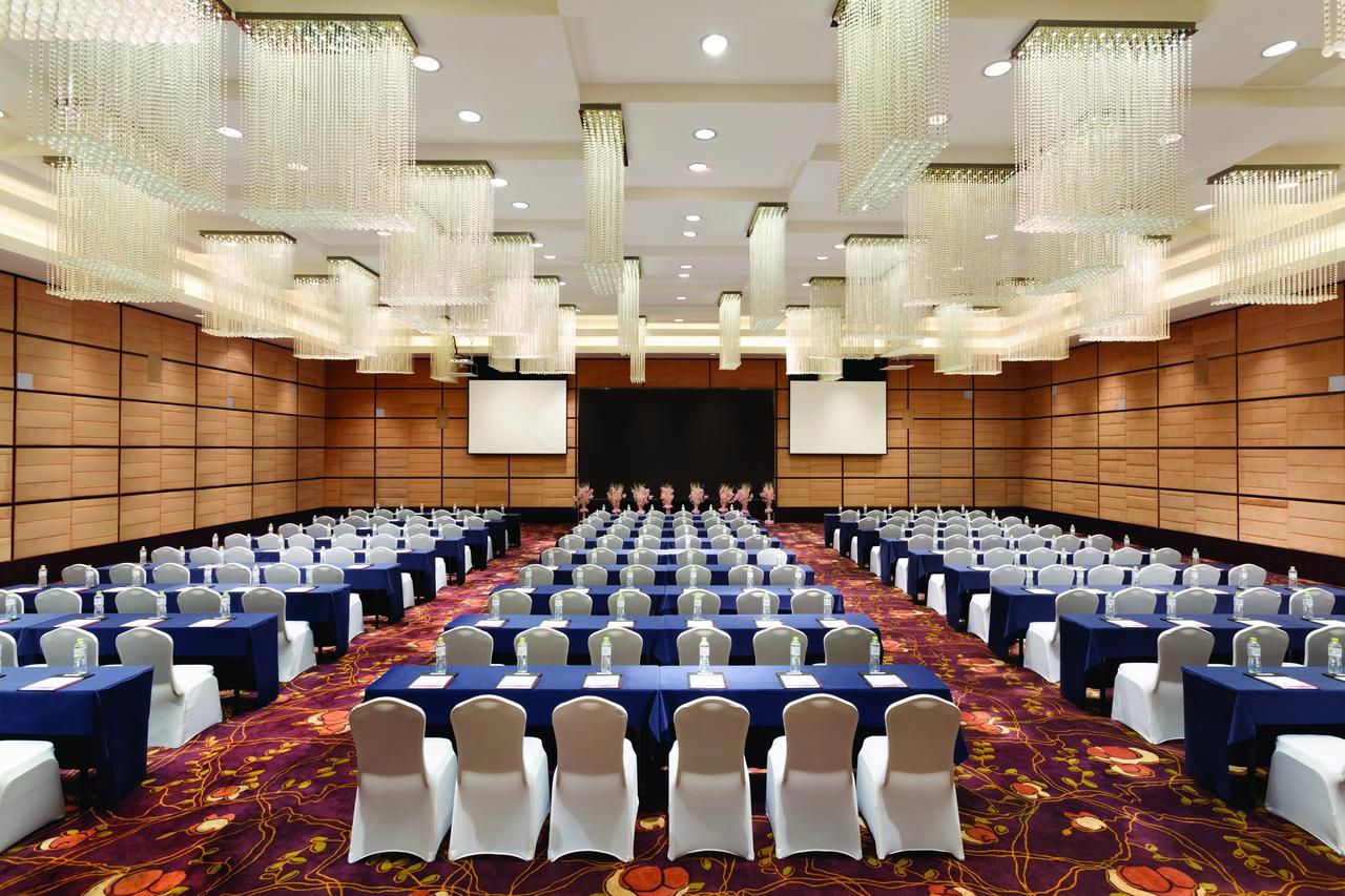 Ramada Plaza Lianyungang Hotel Bagian luar foto
